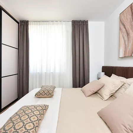 Apartment Alta Oliva 2 With Private Parking *